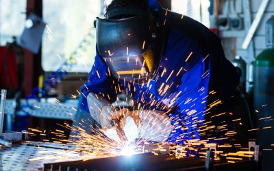 Costruzione e posa di complementi di arredo in ferro